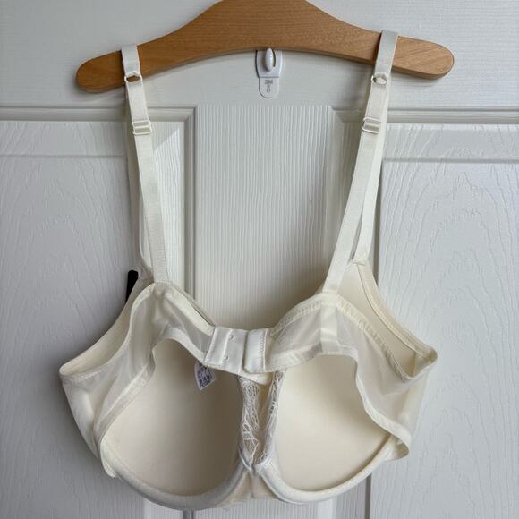 Wacoal Ivory Center Stage Camisole Underwire Bra NWT - Picture 4 of 5